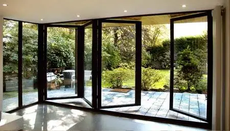 پنجره‌ UPVC آکاردئونی (Bi-Fold Windows):