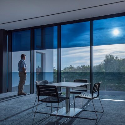 پنجره هوشمند: آینده UPVC و شیشه‌ها در ساختمان‌های مسکونی